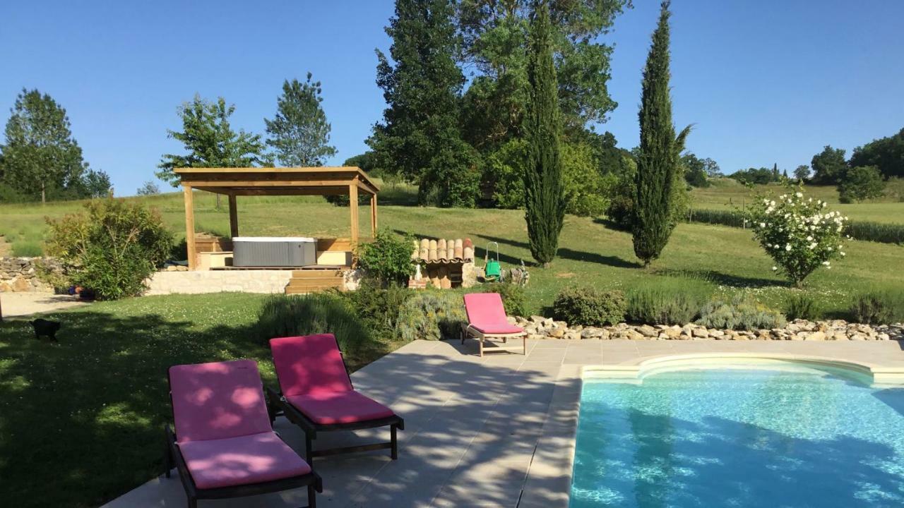Chambres D'Hotes Le Val De La Garenne Senouillac Luaran gambar